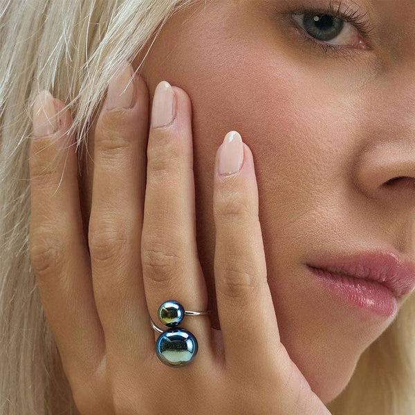 Bijou Bubble Ring made with palladium and pearl sizes 8 and 12mm