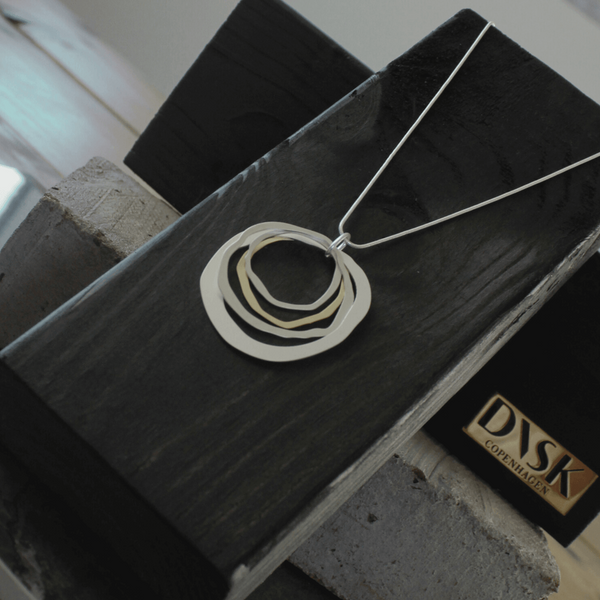 Chic and Adjustable Necklace - The Circles (Silver)-Nook & Cranny Gift Store-2019 National Gift Store Of The Year-Ireland-Gift Shop
